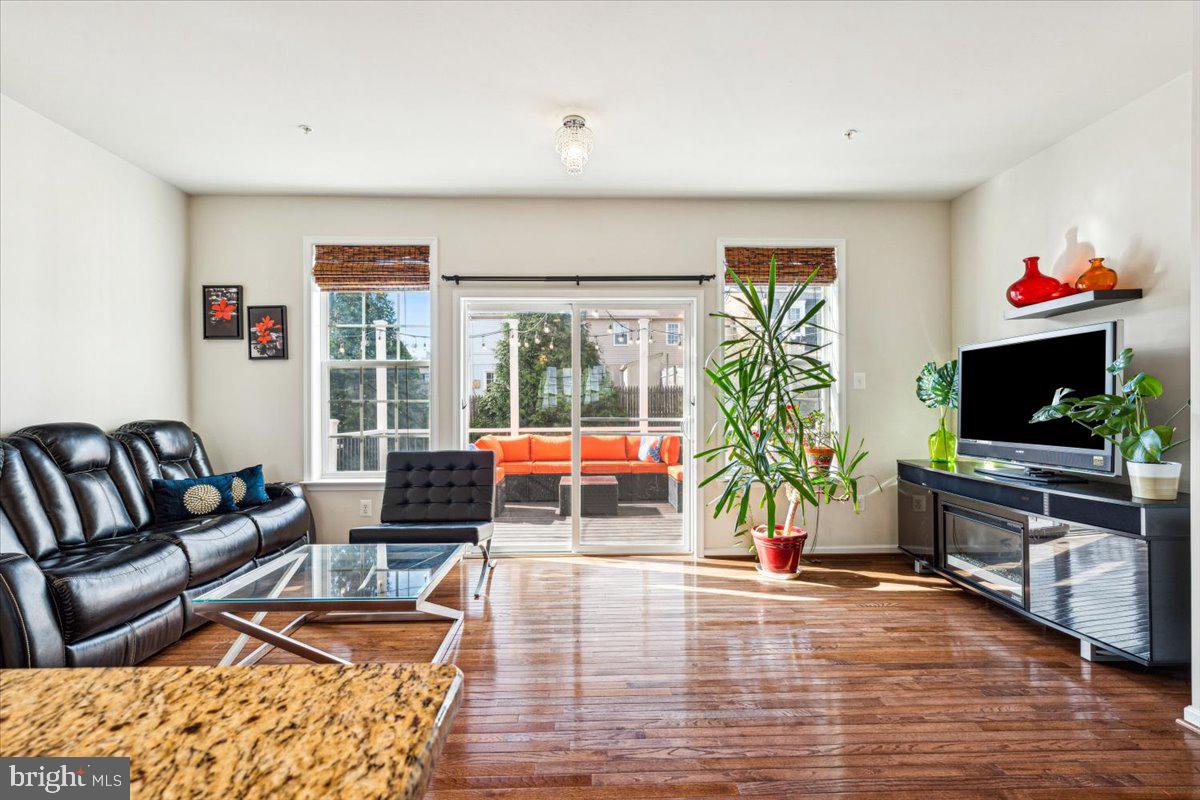 1106 FRONTLINE DRIVE