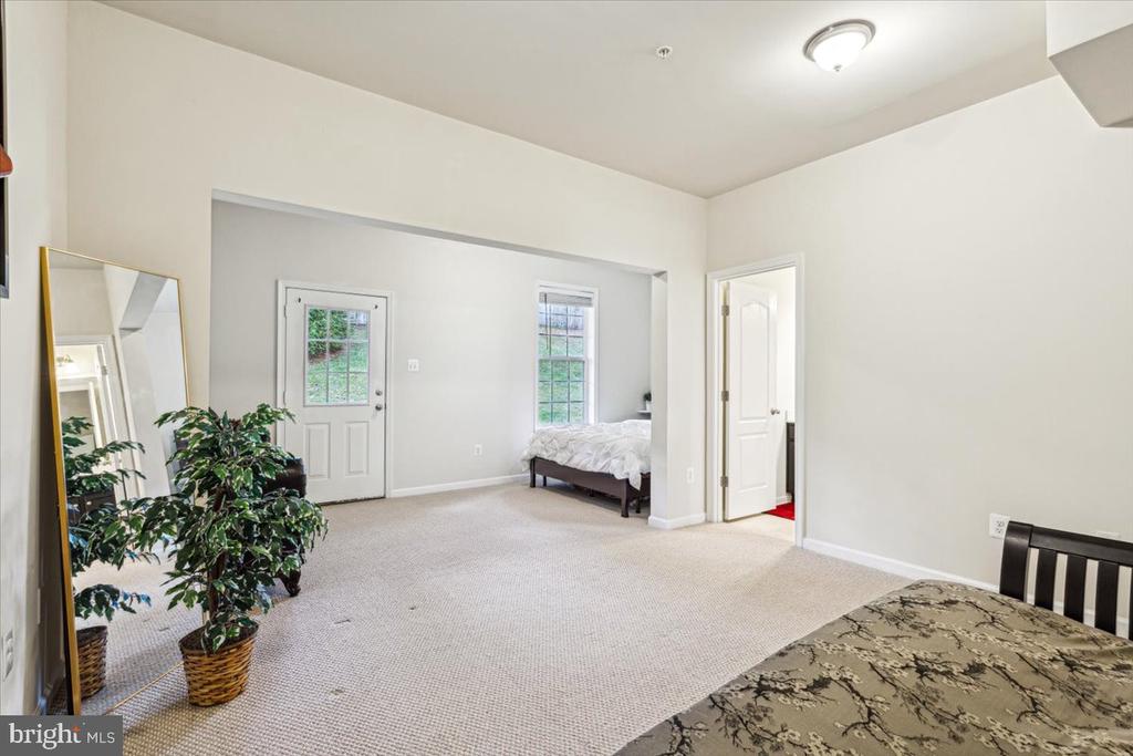 1106 FRONTLINE DRIVE