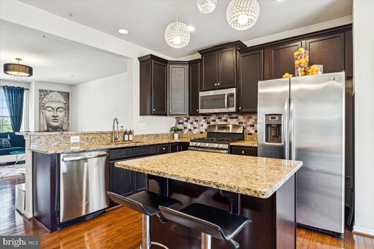 1106 FRONTLINE DRIVE