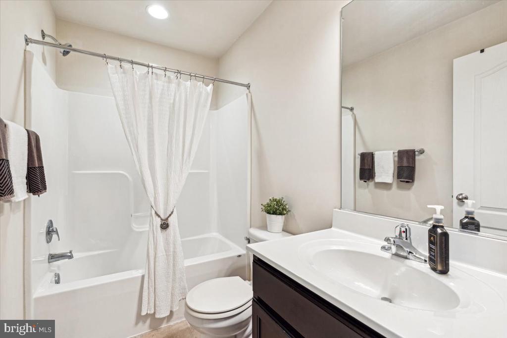 1106 FRONTLINE DRIVE