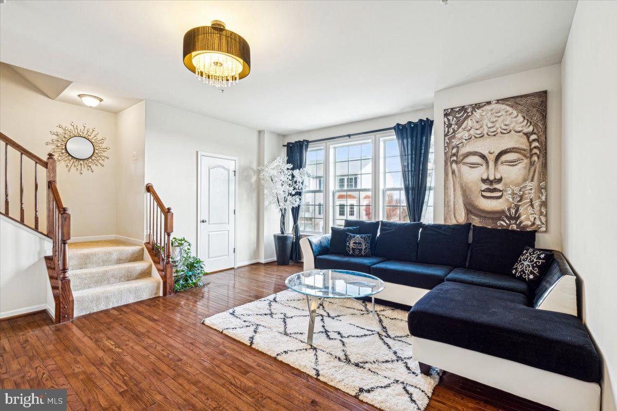 1106 FRONTLINE DRIVE