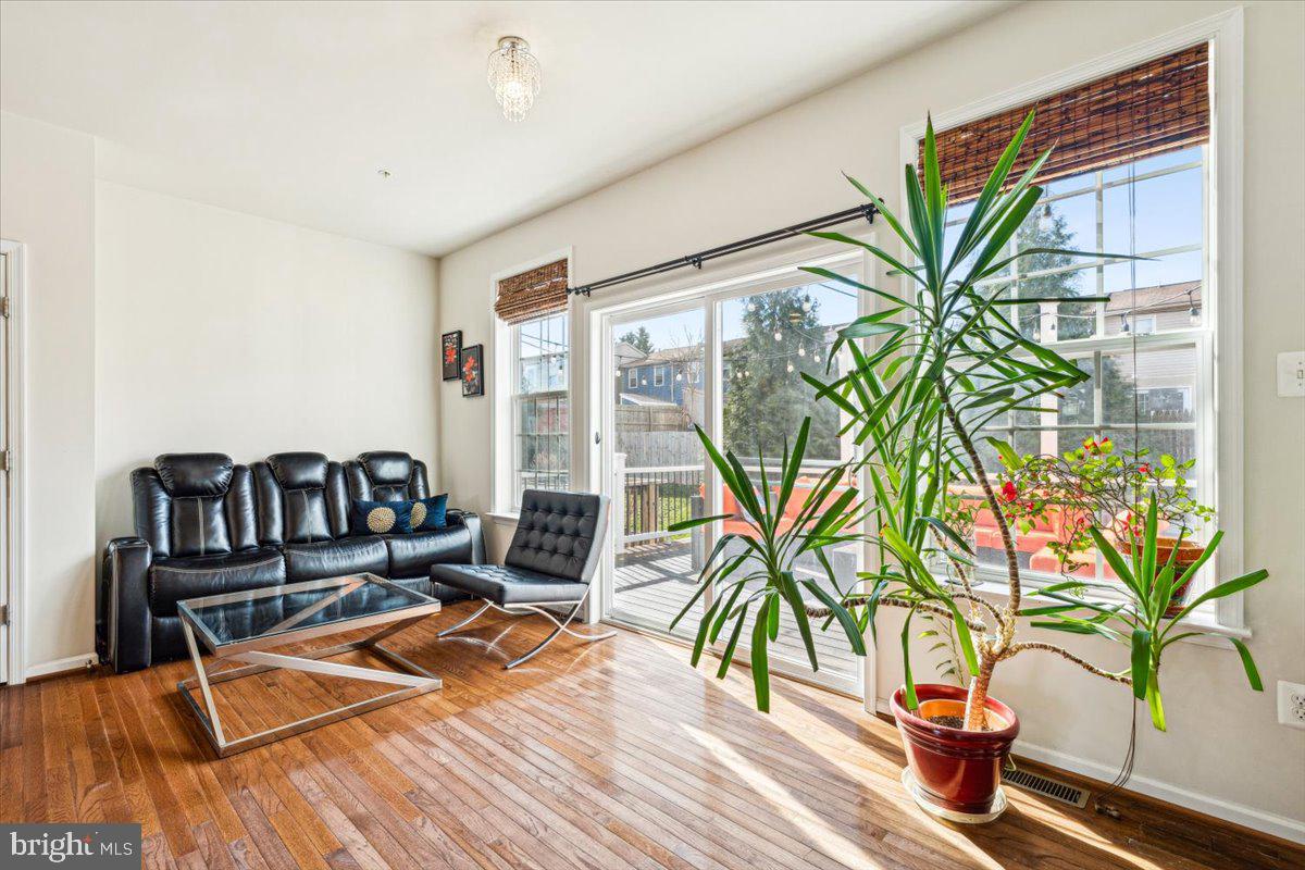 1106 FRONTLINE DRIVE