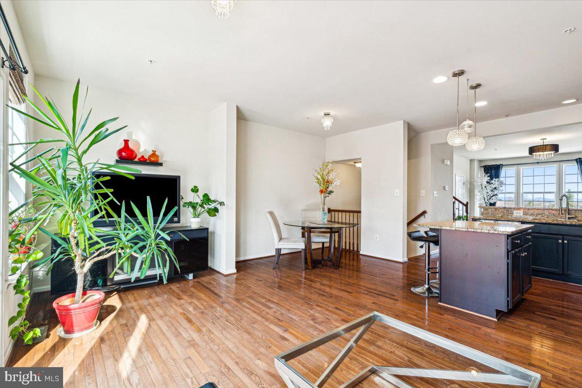1106 FRONTLINE DRIVE