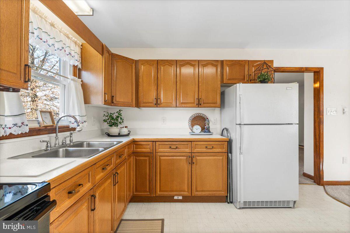 706 SECOND AVENUE
