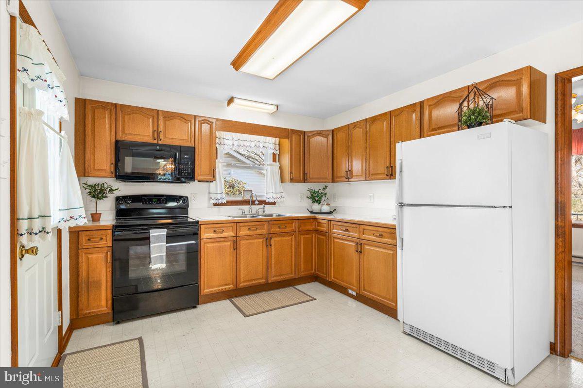 706 SECOND AVENUE