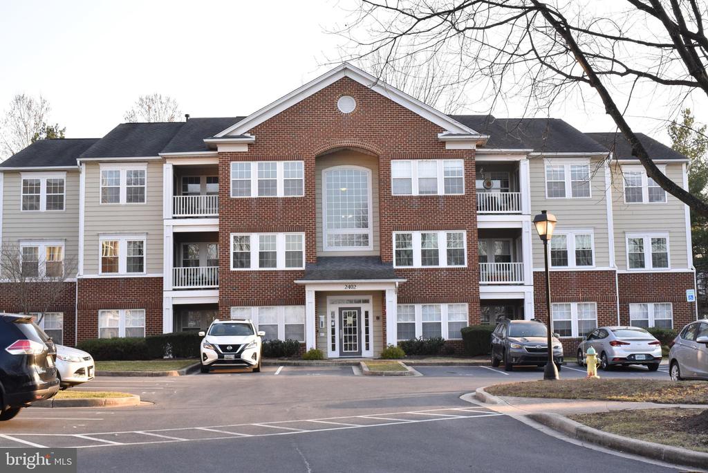 2402 DOMINION DRIVE 3B