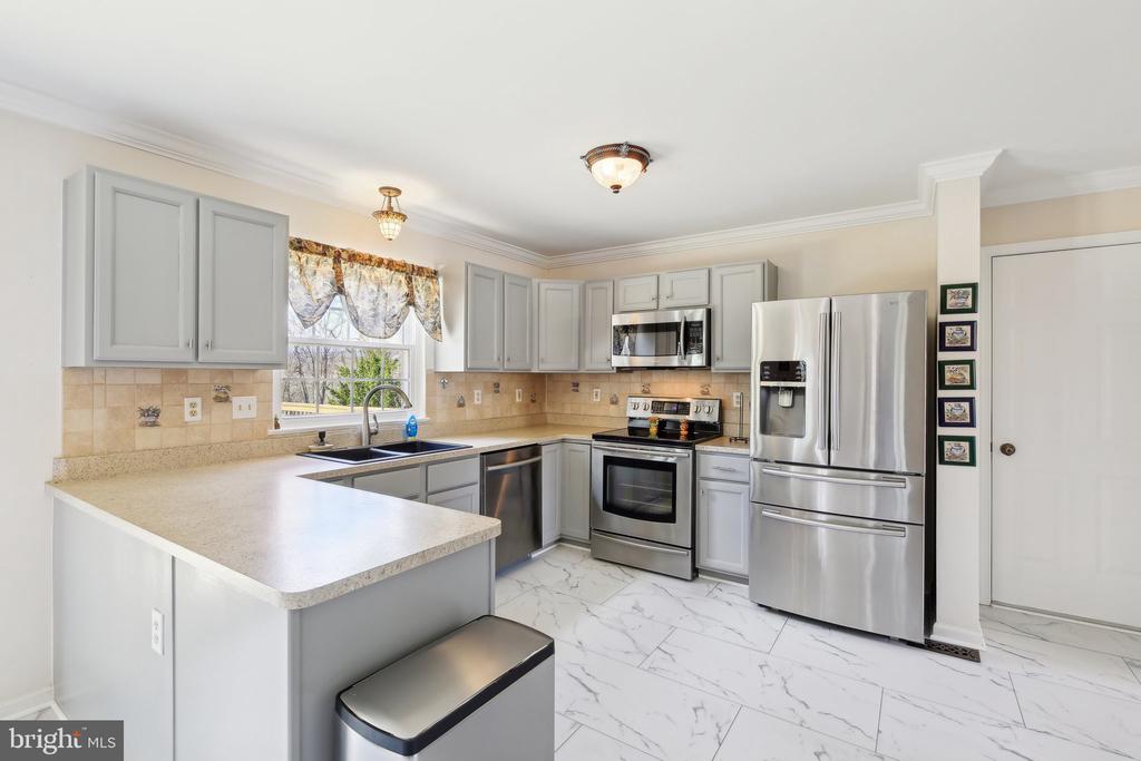 2 IVY HILL DRIVE