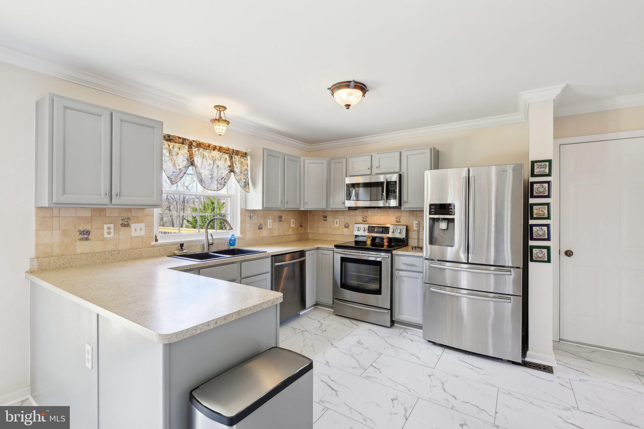 2 IVY HILL DRIVE