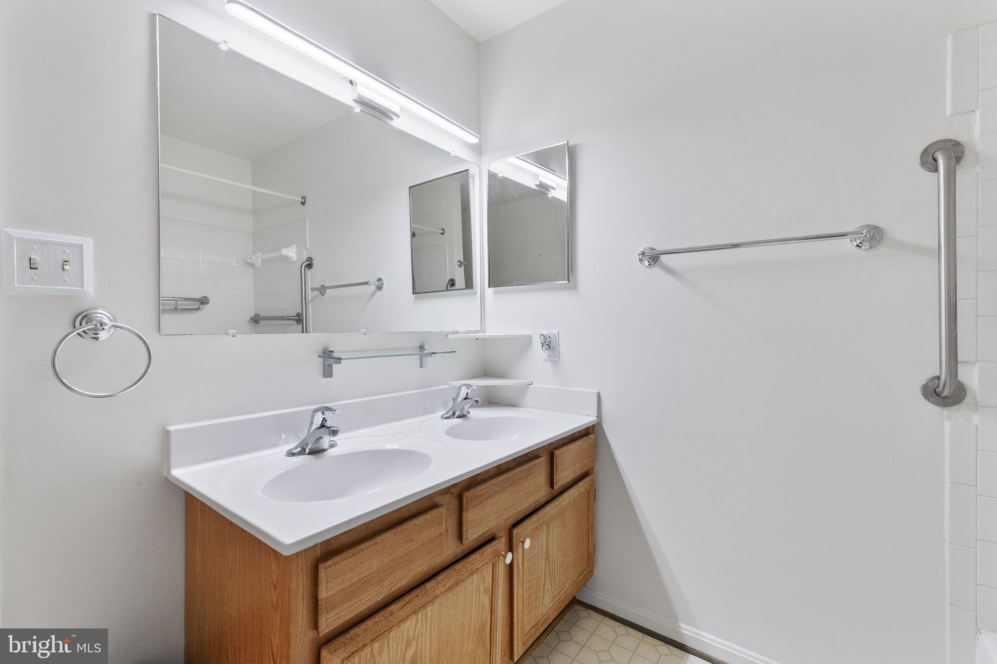 10253 REDTAIL COURT 201F