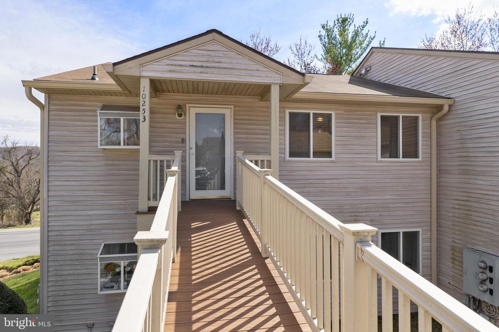 10253 REDTAIL COURT 201F