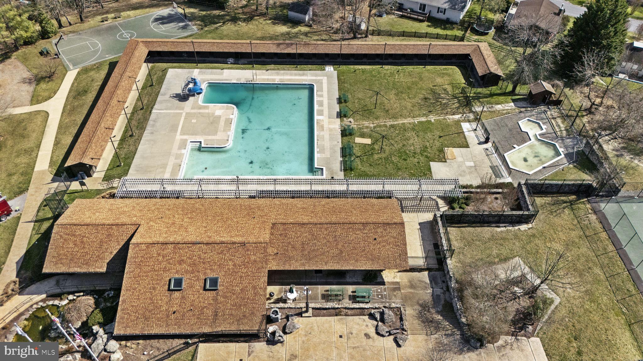 10253 REDTAIL COURT 201F