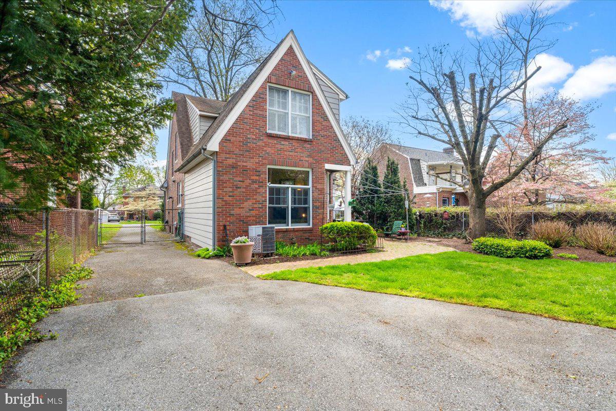 623 WILSON PLACE