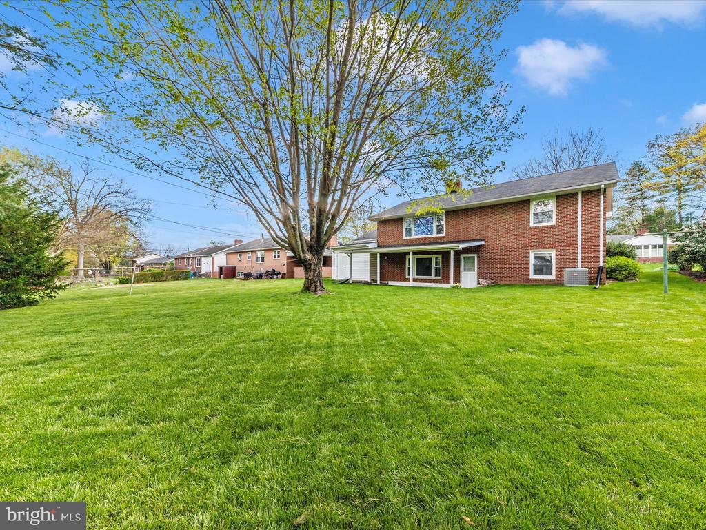 611 WYNGATE DRIVE