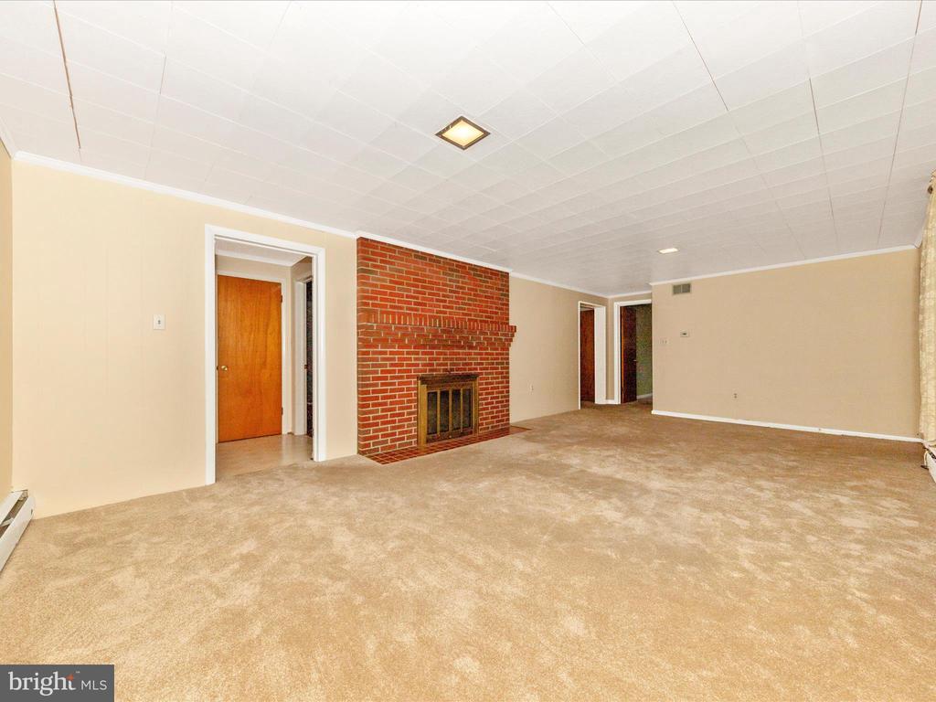 611 WYNGATE DRIVE