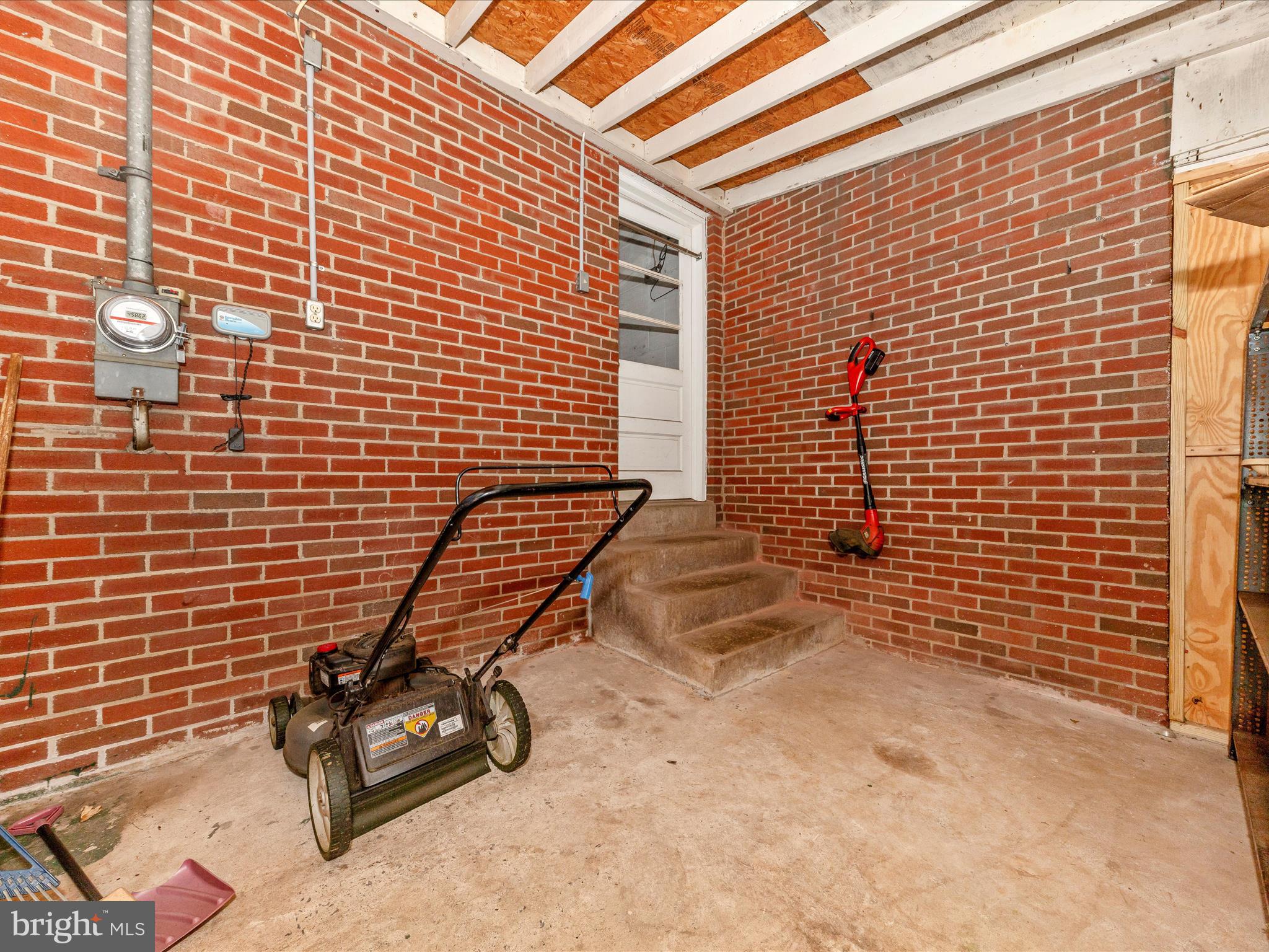 611 WYNGATE DRIVE