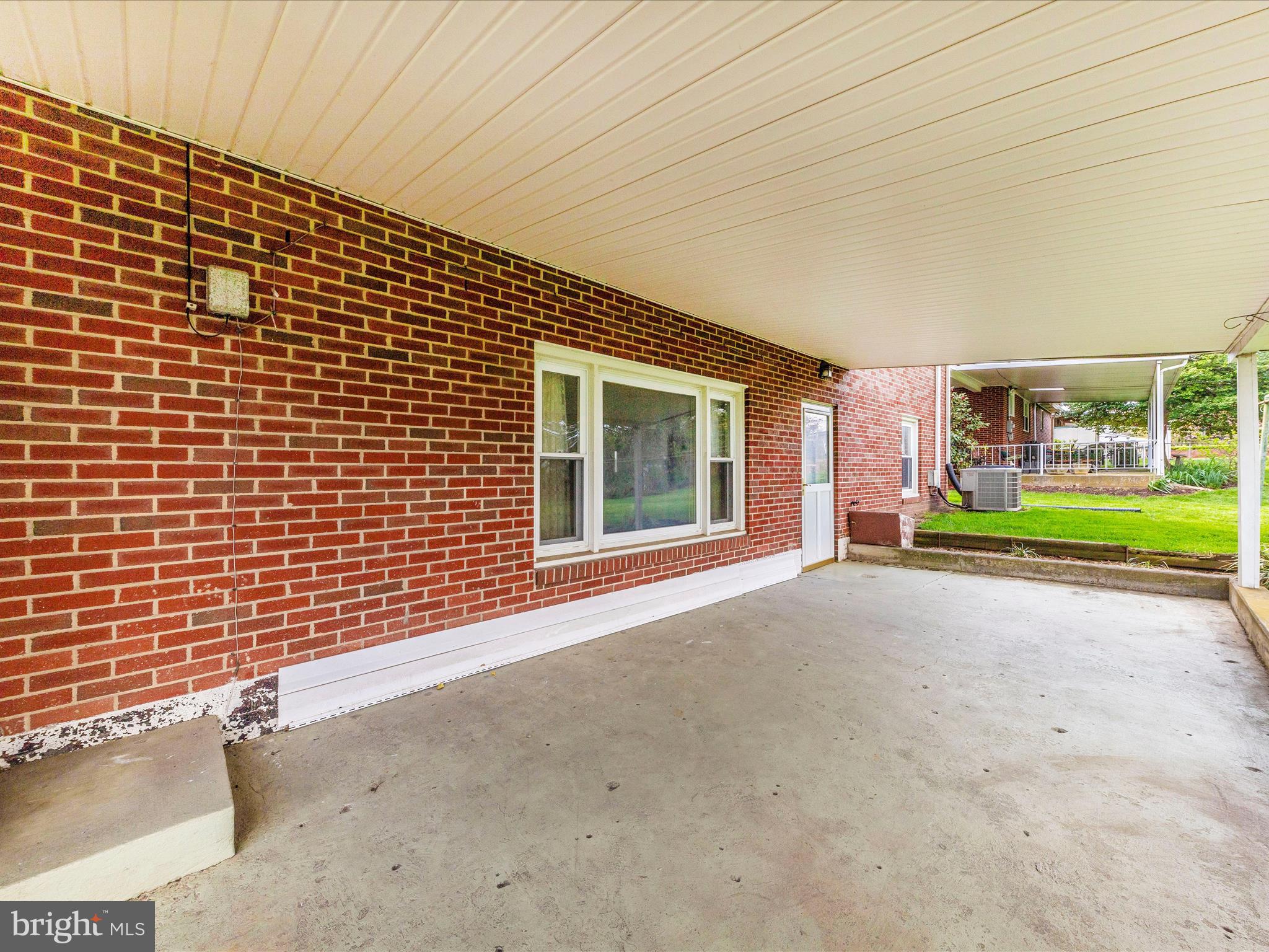 611 WYNGATE DRIVE