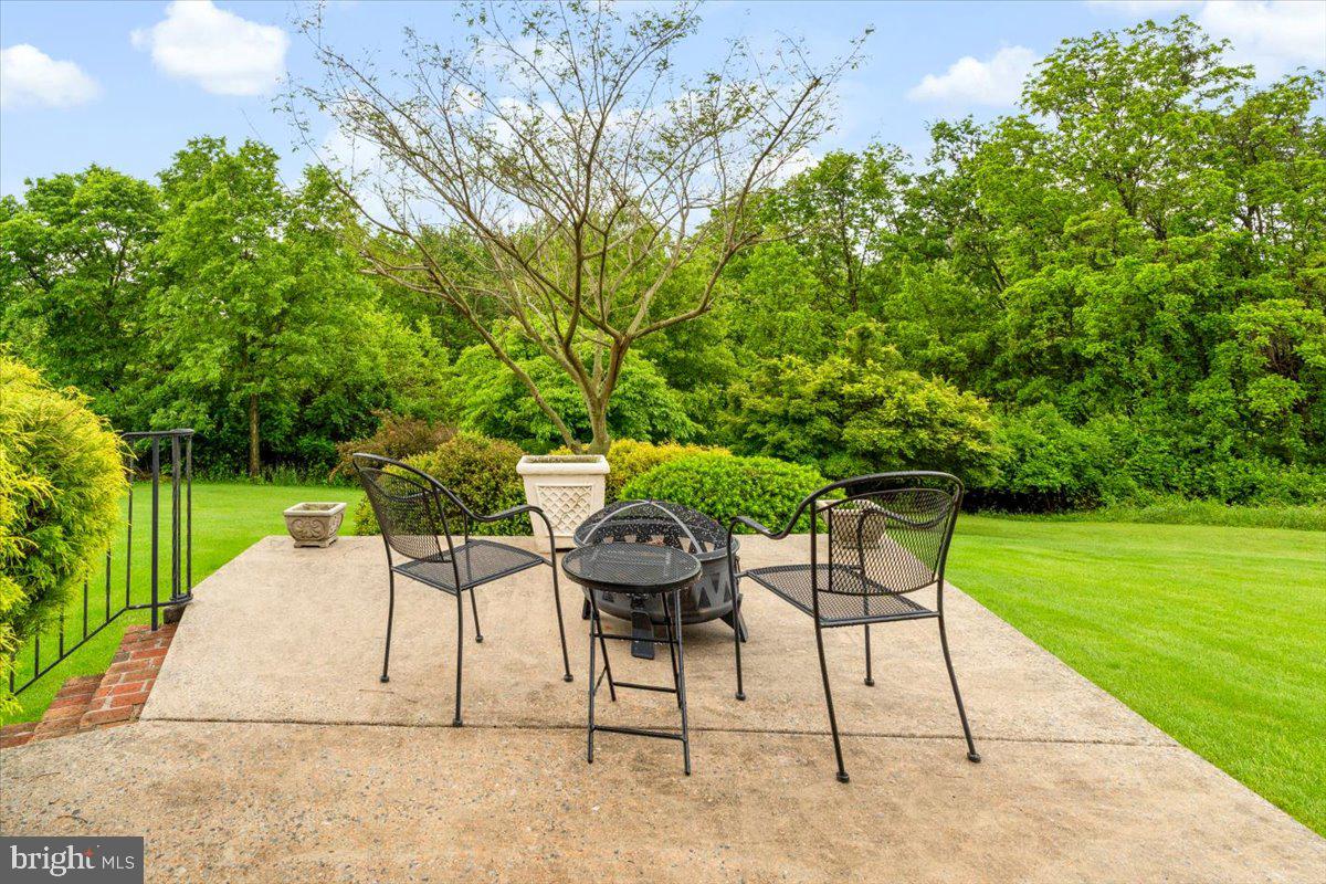 3615 WESTCHESTER COURT