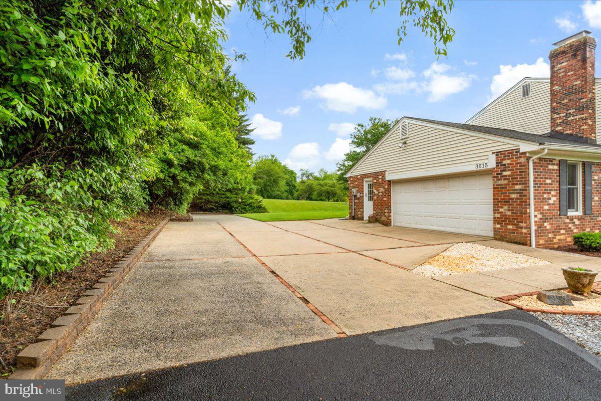 3615 WESTCHESTER COURT