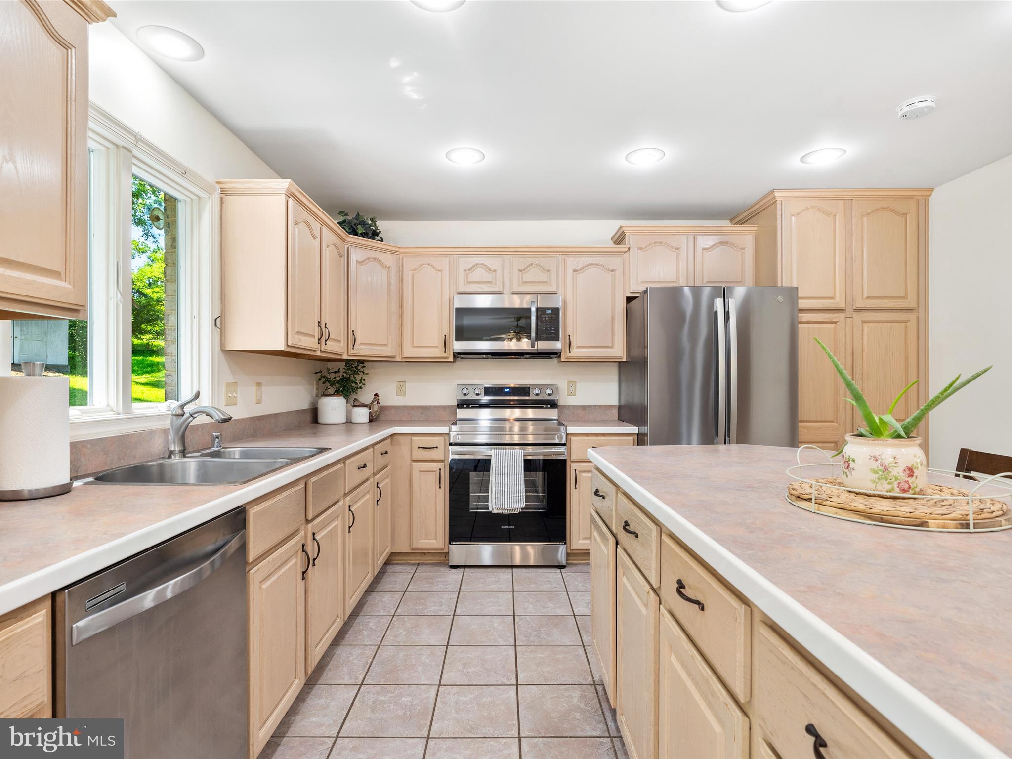 2323 MICHAEL ROAD