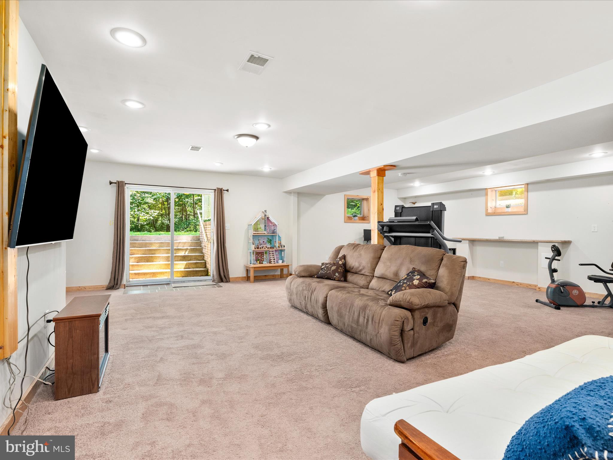 2323 MICHAEL ROAD