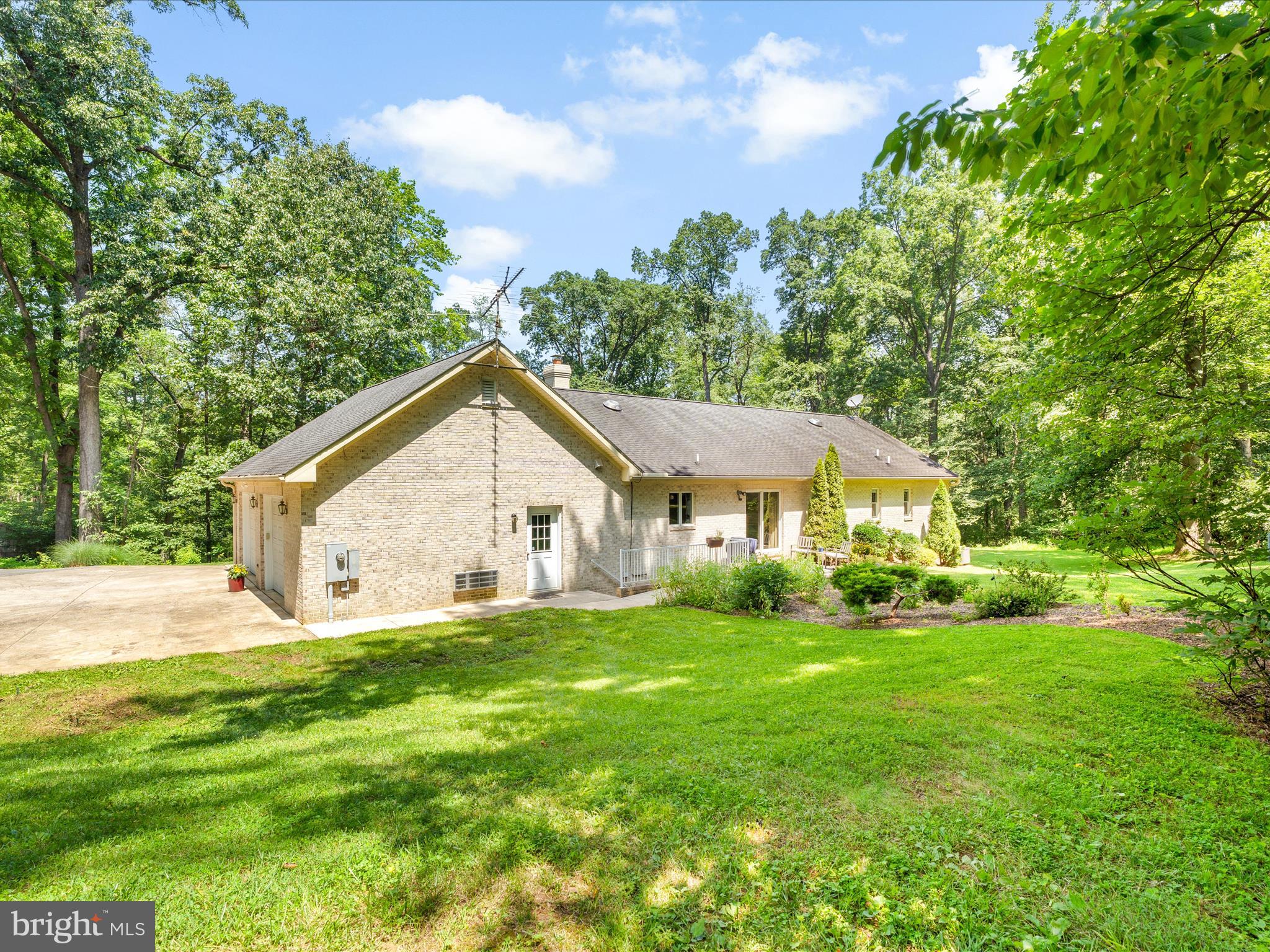 2323 MICHAEL ROAD