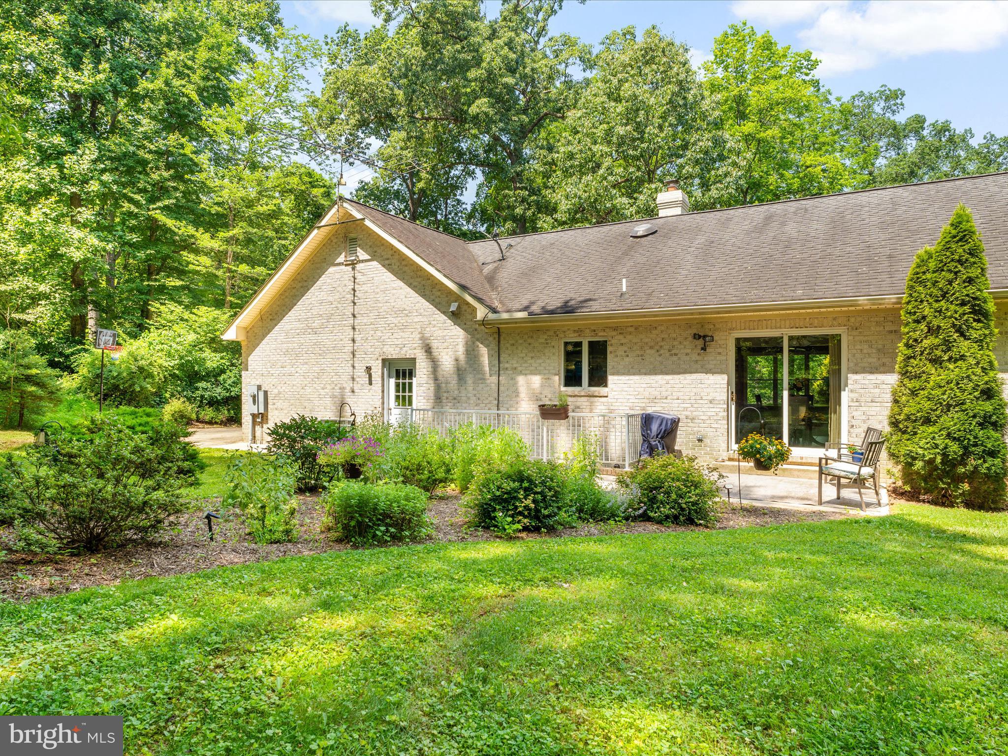 2323 MICHAEL ROAD