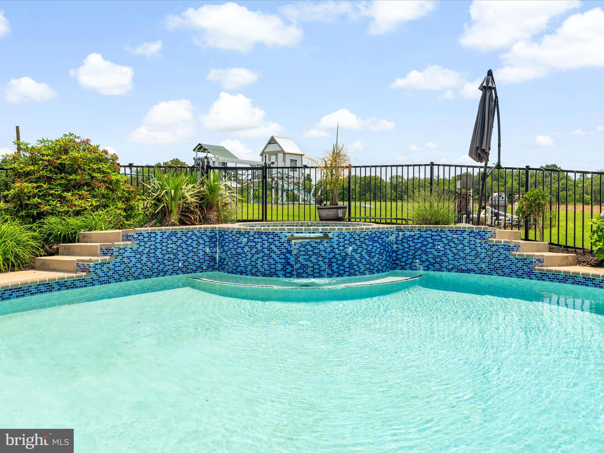 7100 EWING COURT