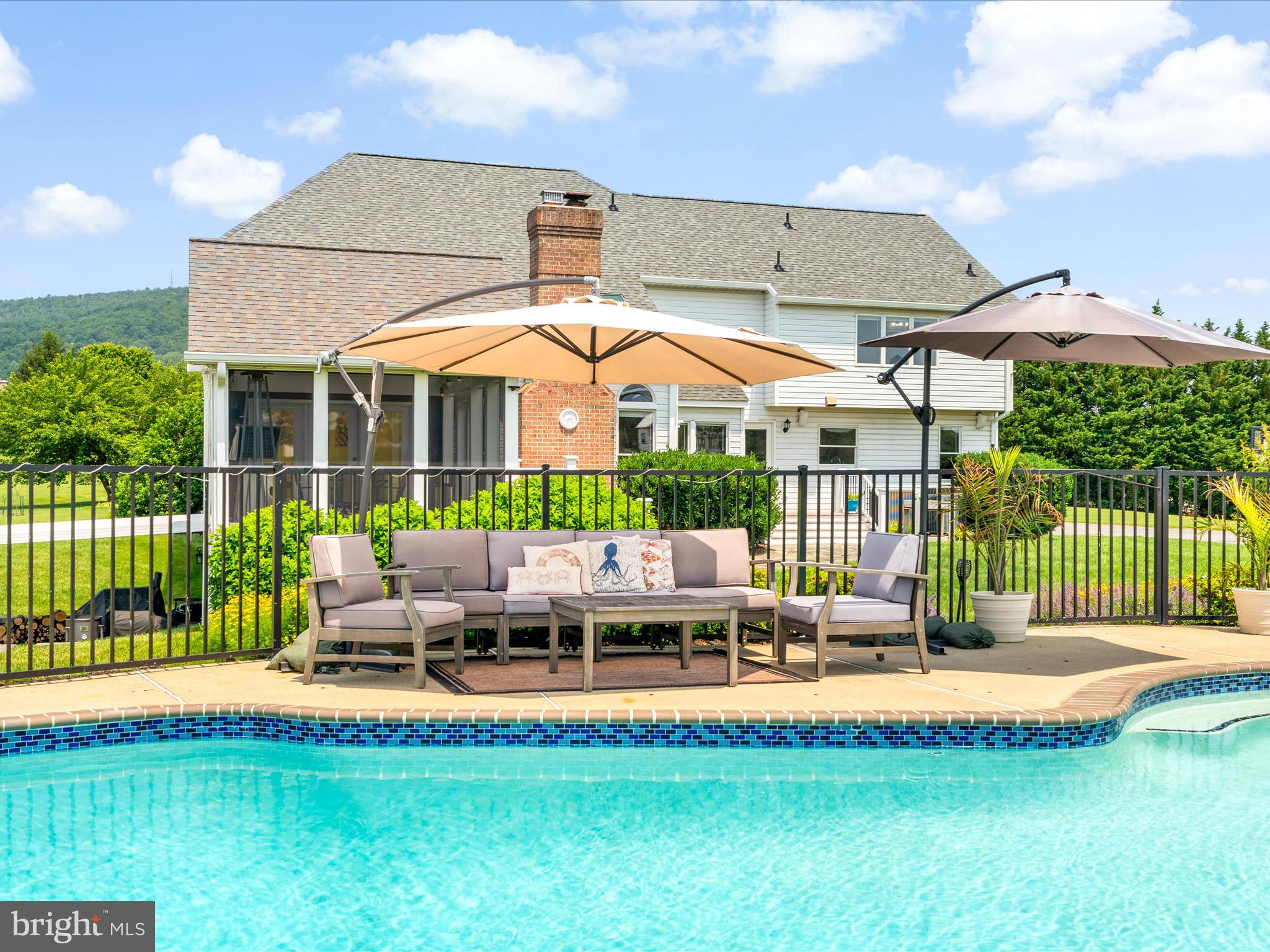 7100 EWING COURT