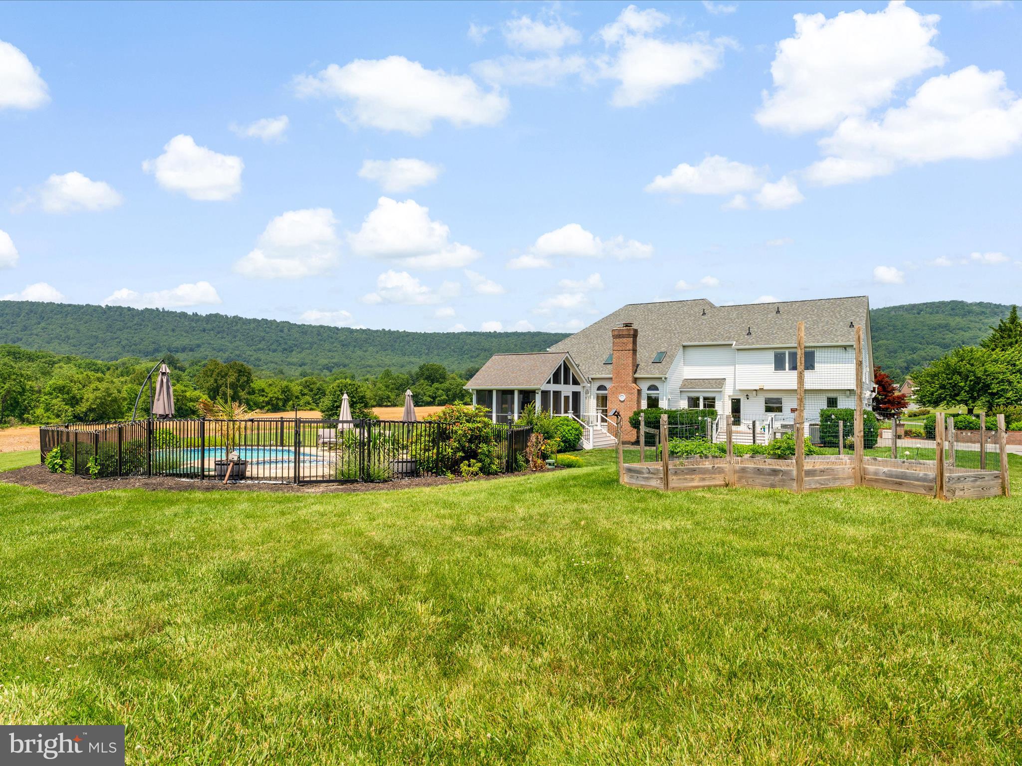 7100 EWING COURT