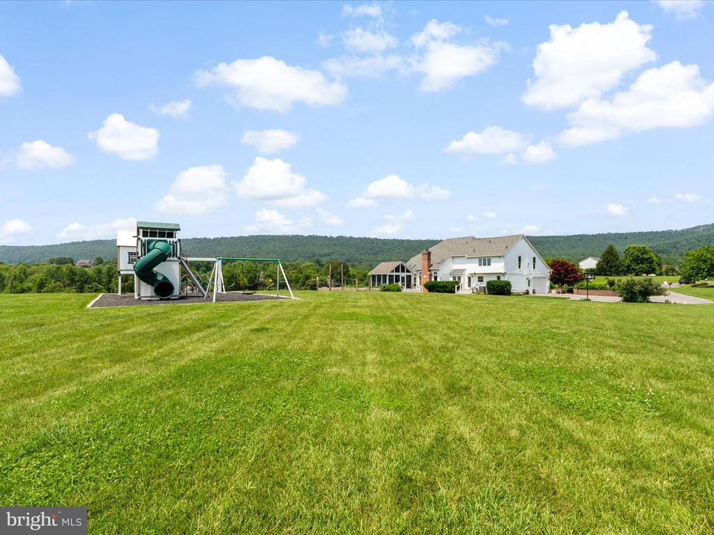 7100 EWING COURT