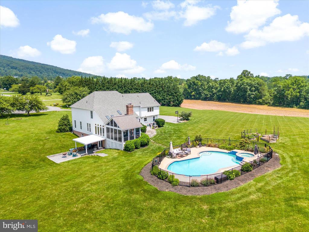 7100 EWING COURT