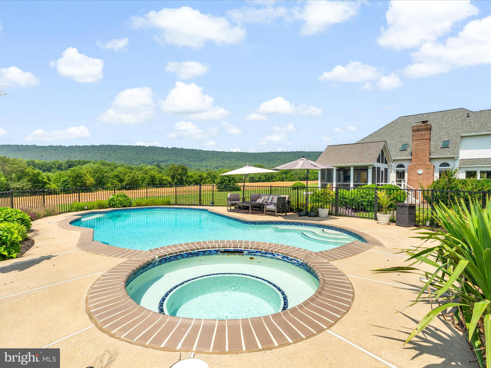 7100 EWING COURT