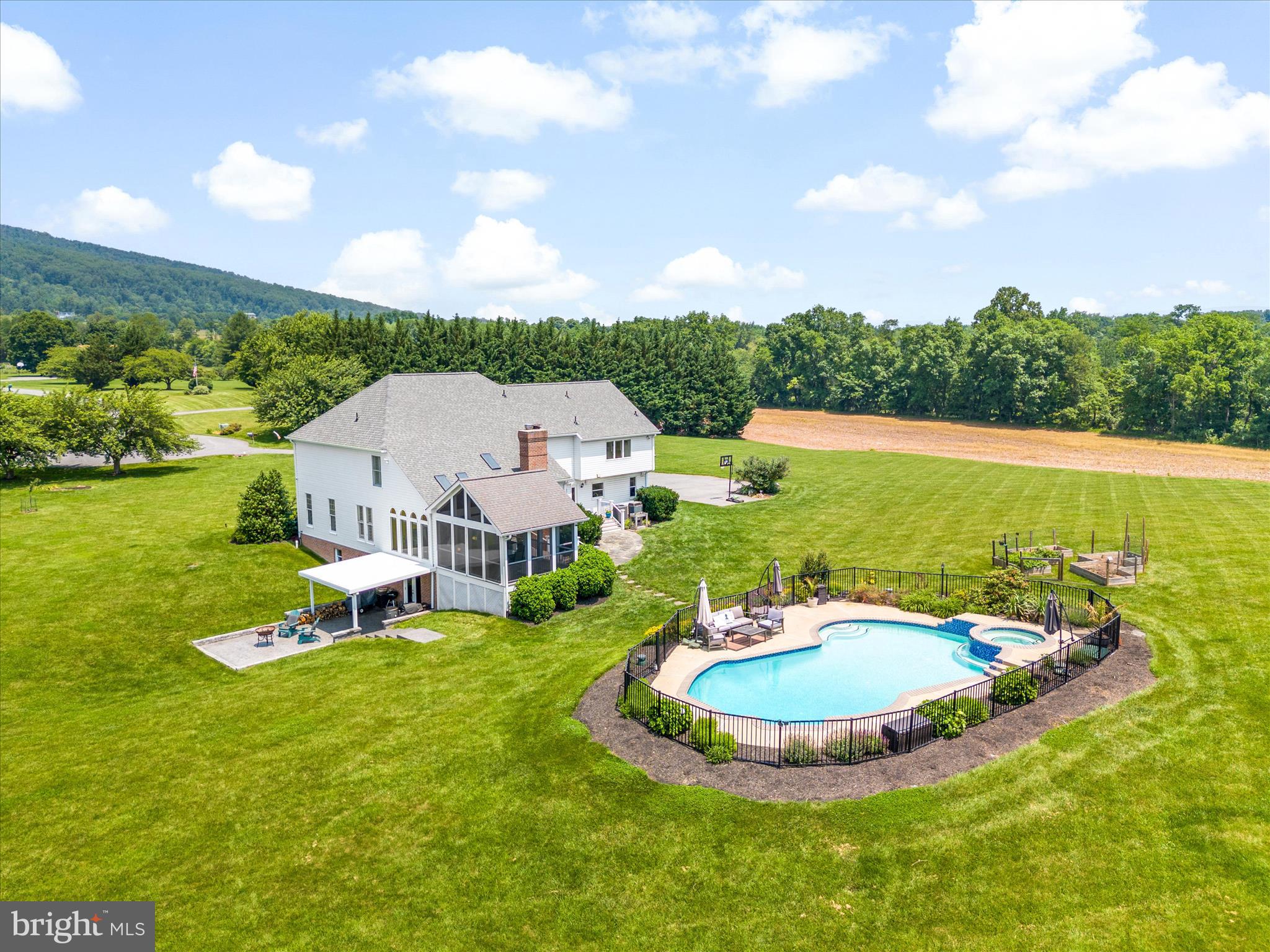 7100 EWING COURT