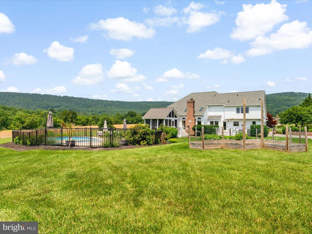 7100 EWING COURT