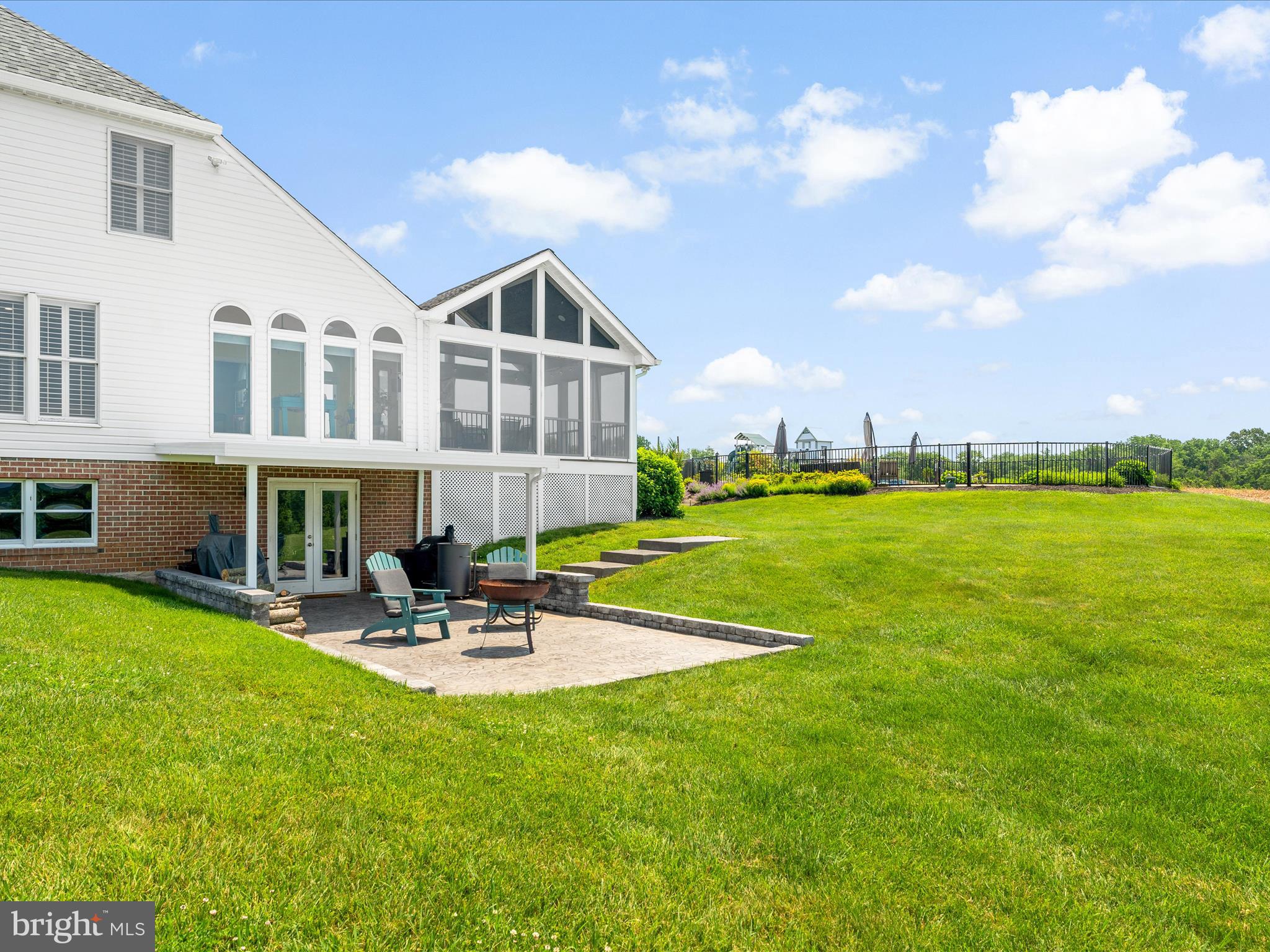 7100 EWING COURT
