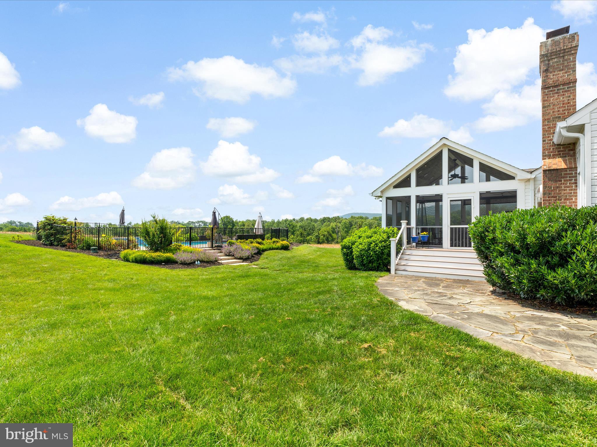 7100 EWING COURT