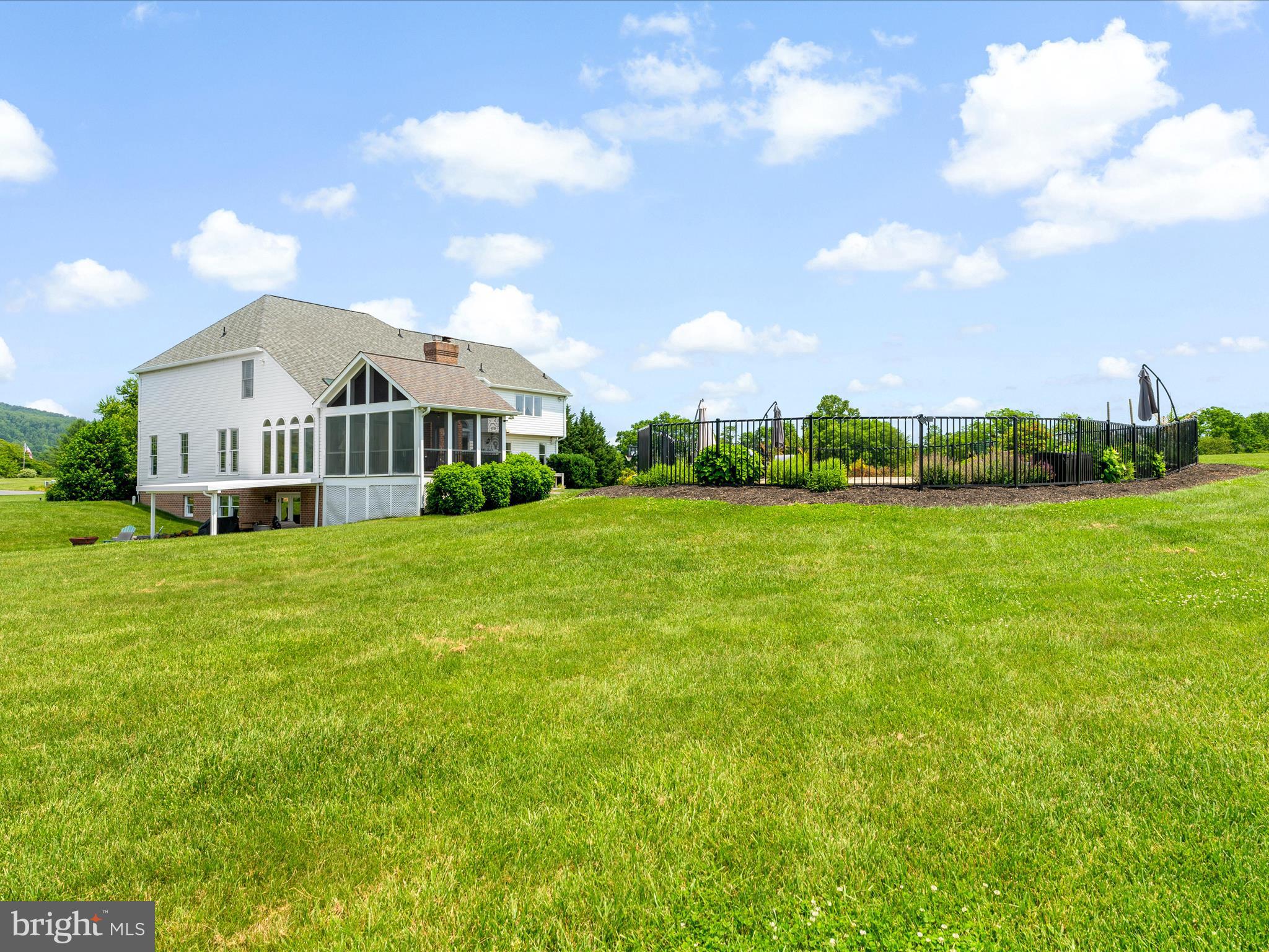 7100 EWING COURT