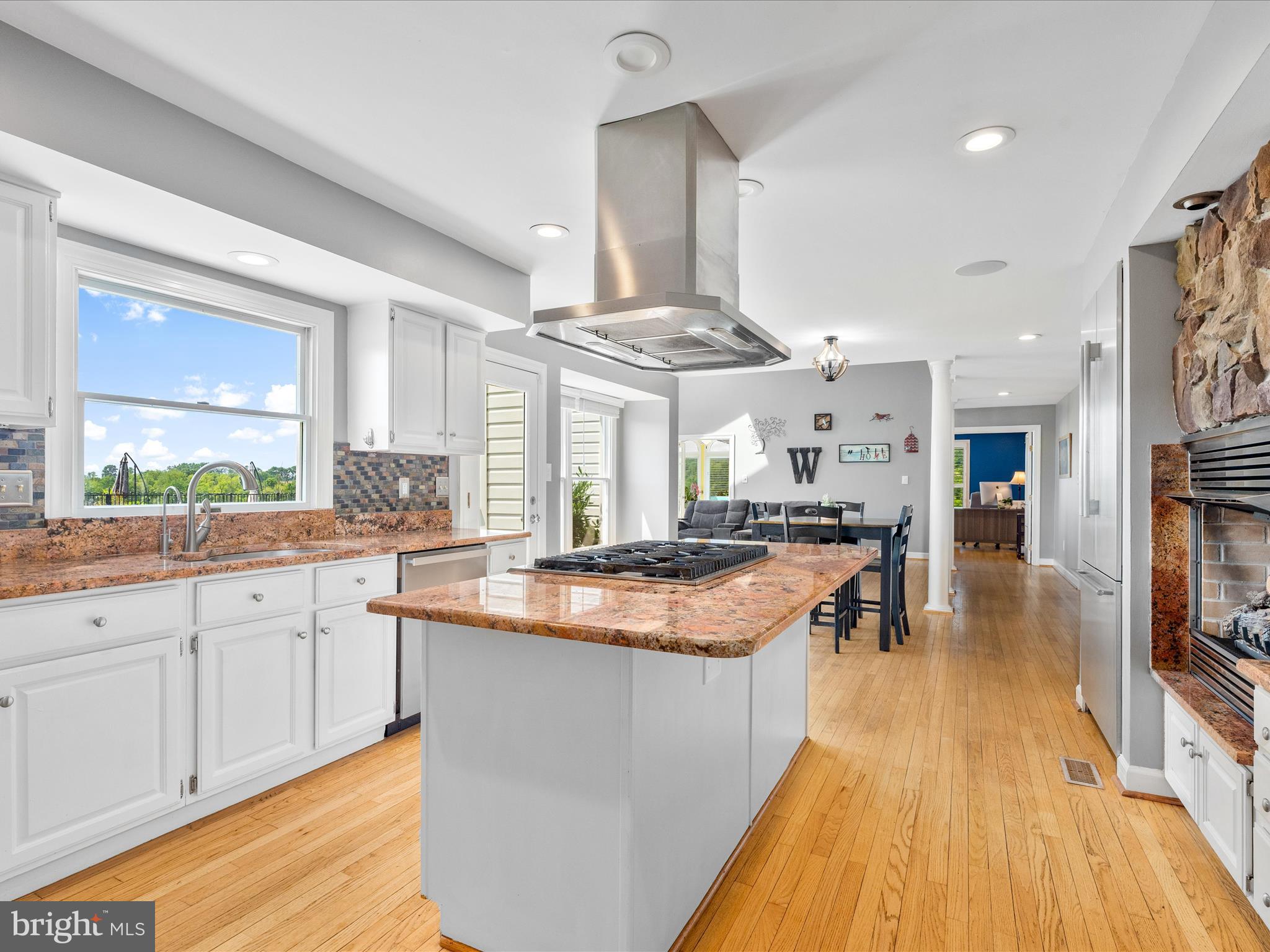 7100 EWING COURT