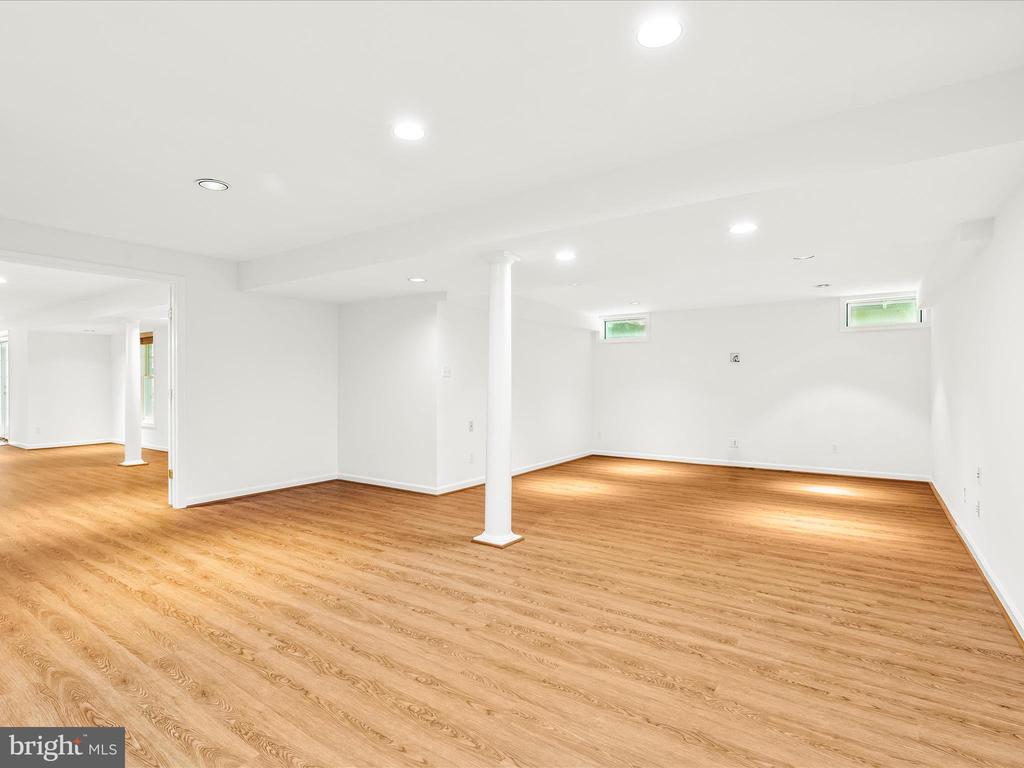 3079 LINDSEY COURT