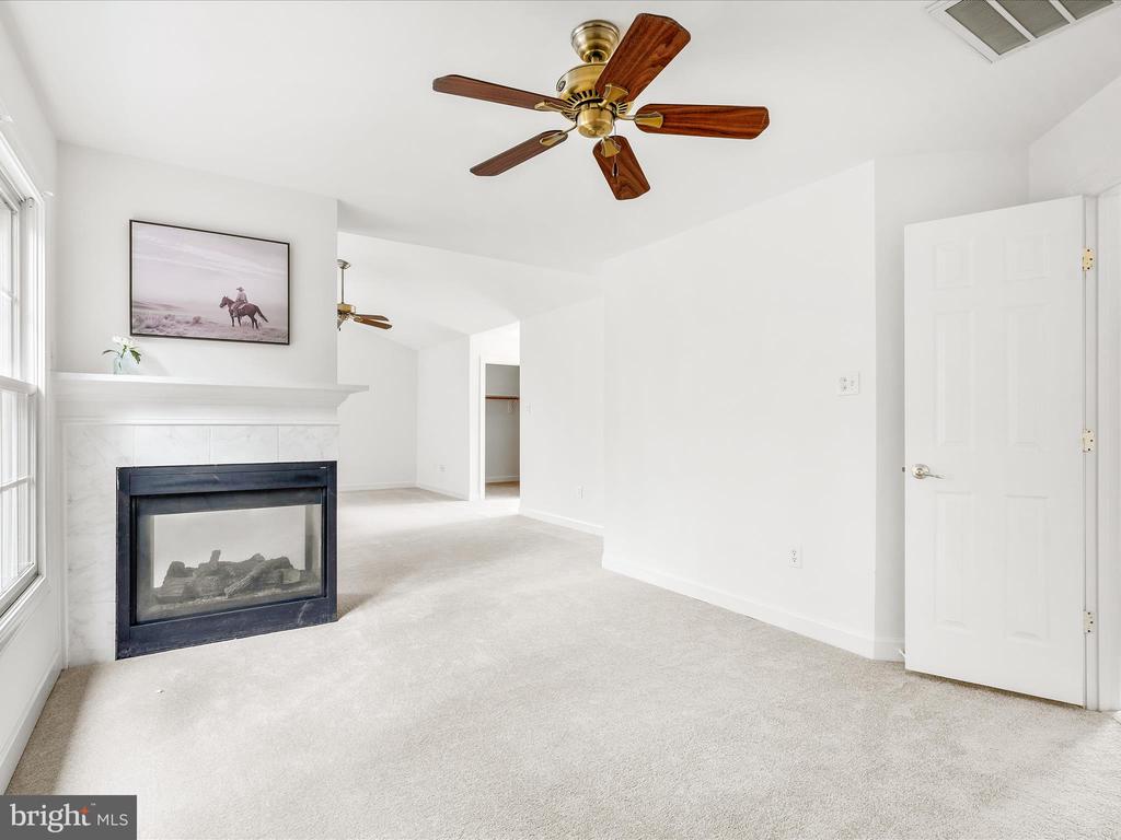 3079 LINDSEY COURT