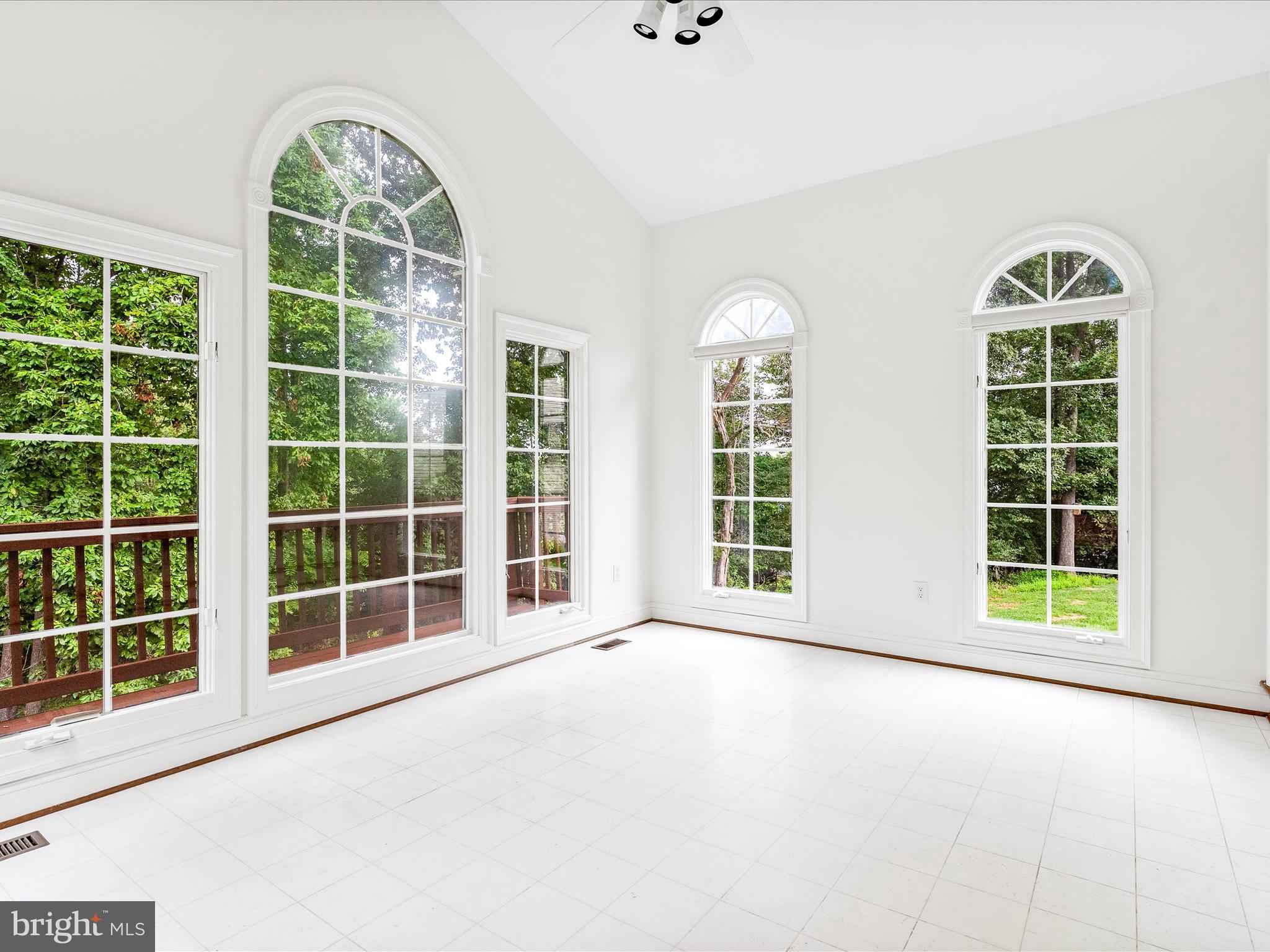 3079 LINDSEY COURT