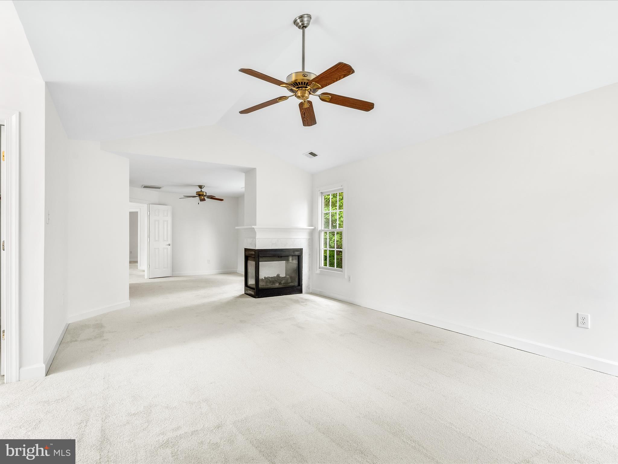 3079 LINDSEY COURT