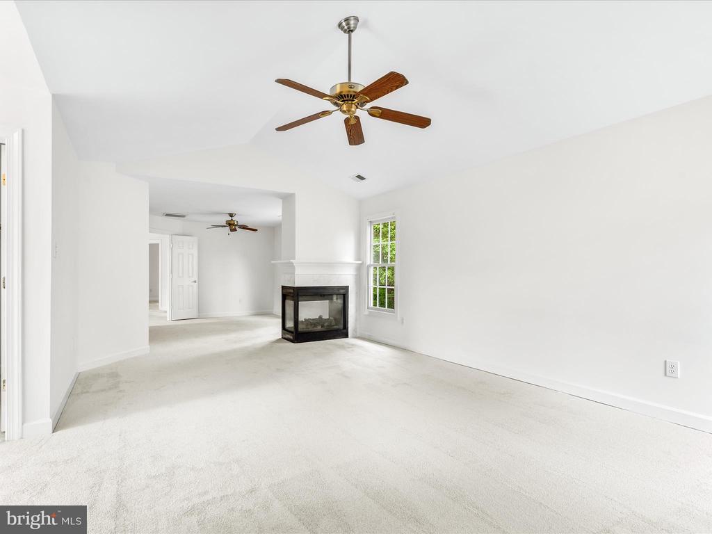 3079 LINDSEY COURT
