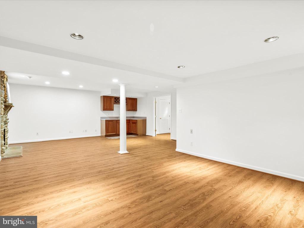 3079 LINDSEY COURT