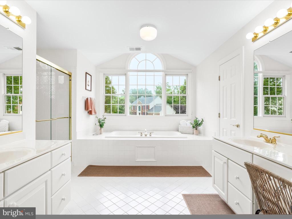 3079 LINDSEY COURT