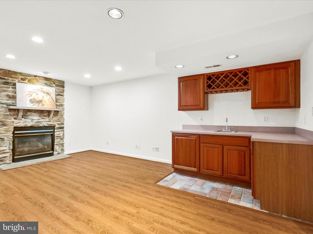 3079 LINDSEY COURT