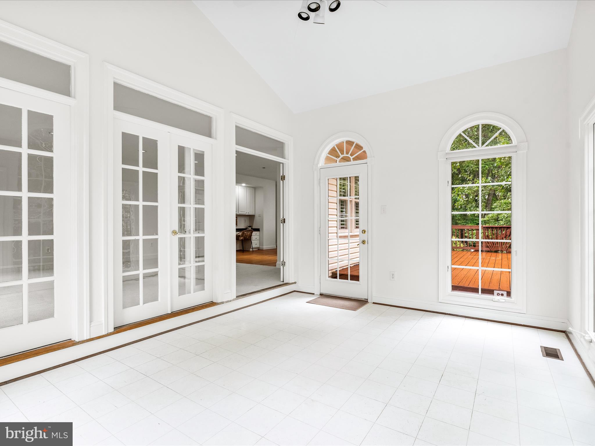 3079 LINDSEY COURT