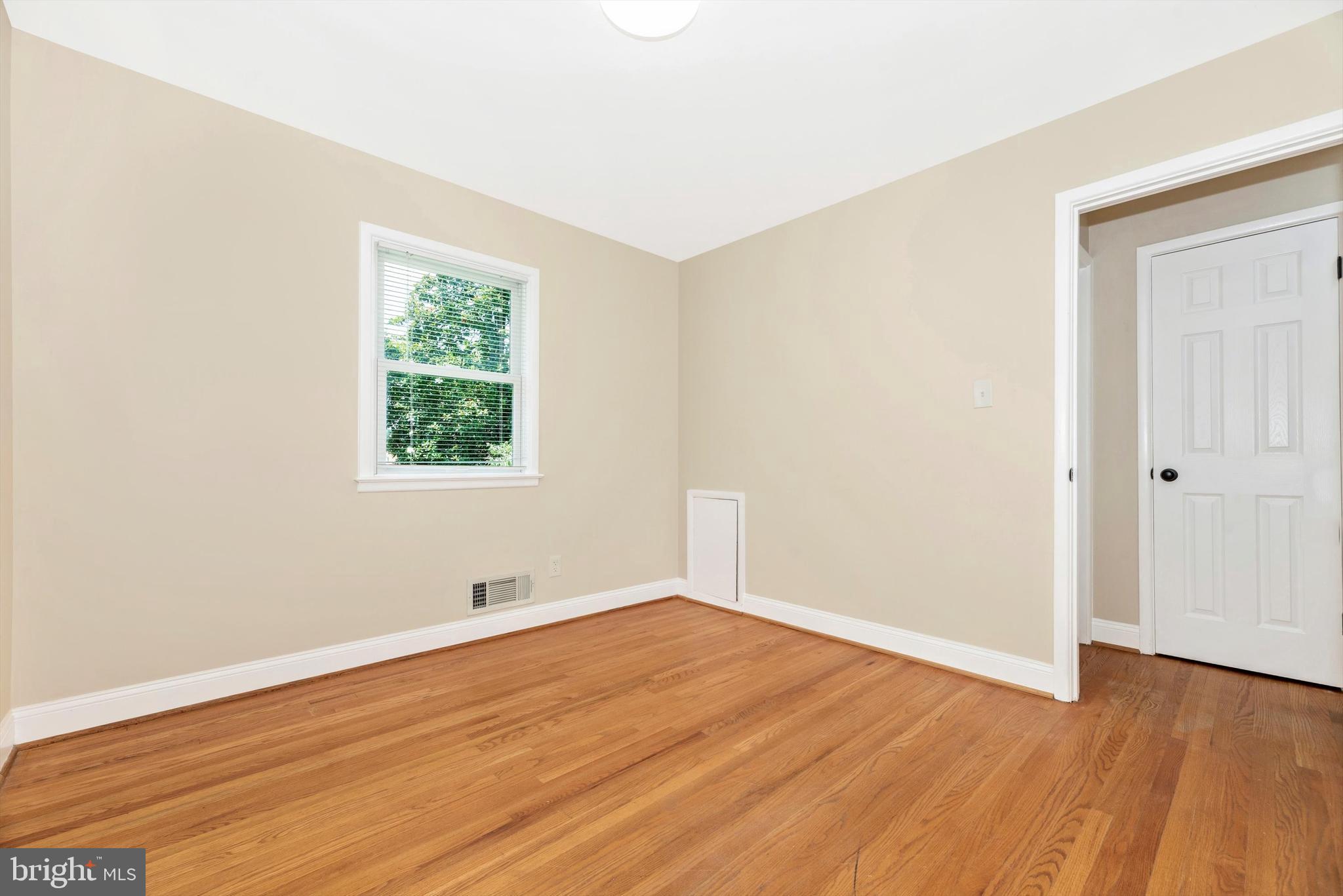 909 CHEROKEE TRAIL