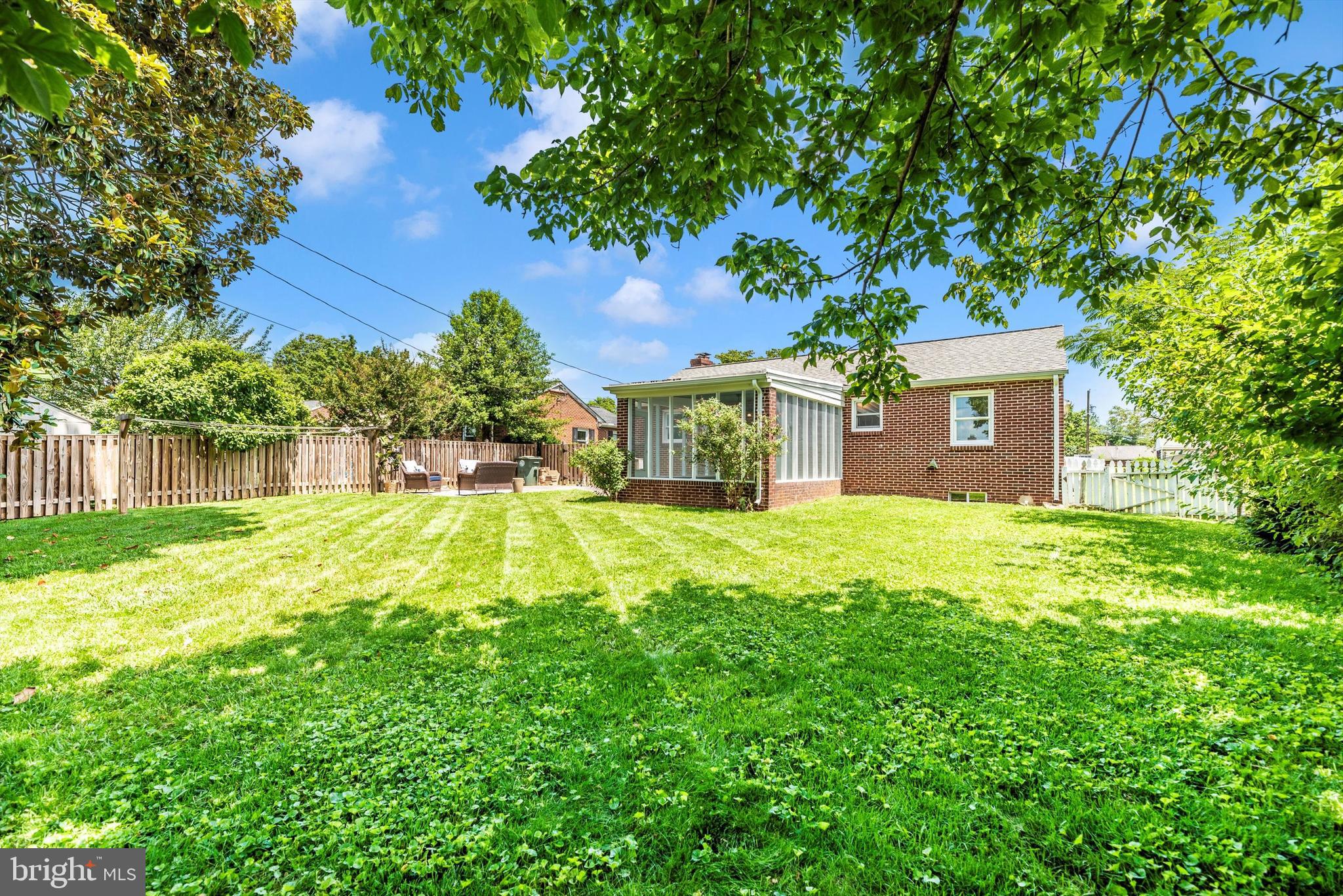 909 CHEROKEE TRAIL