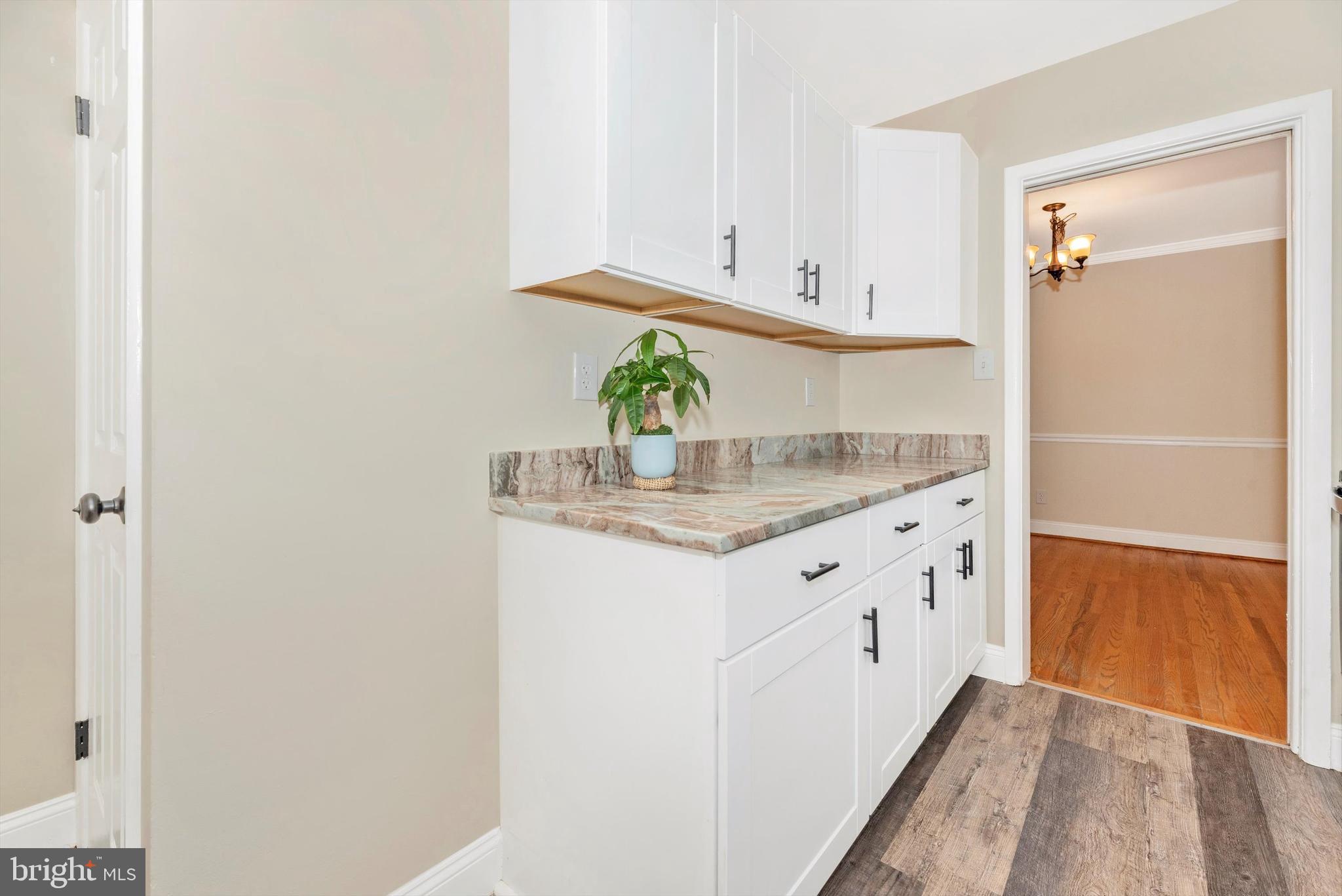 909 CHEROKEE TRAIL